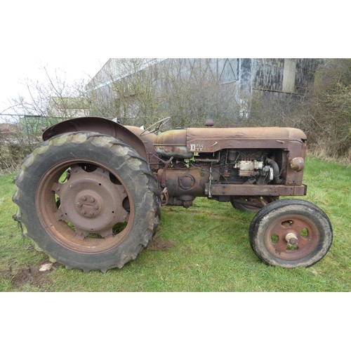 144 - Fordson Major, starts, runs and drives, please note it requires a bump starting, No V5 or registrati... 