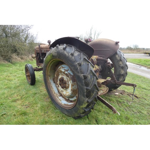 144 - Fordson Major, starts, runs and drives, please note it requires a bump starting, No V5 or registrati... 