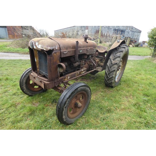 144 - Fordson Major, starts, runs and drives, please note it requires a bump starting, No V5 or registrati... 