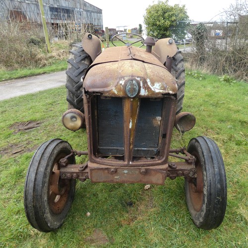 144 - Fordson Major, starts, runs and drives, please note it requires a bump starting, No V5 or registrati... 