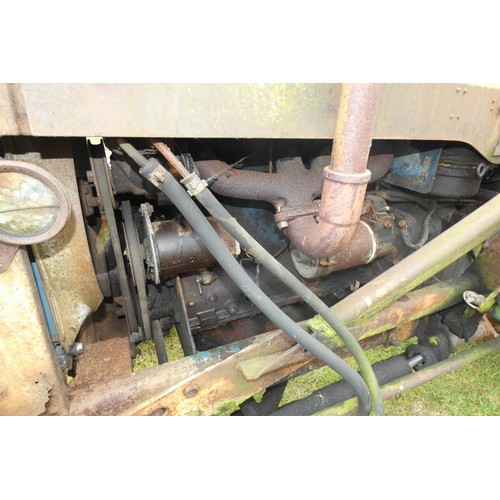 143 - Fordson Super Major Roadless, starts, runs and drives, please note it requires a bump starting,  Reg... 