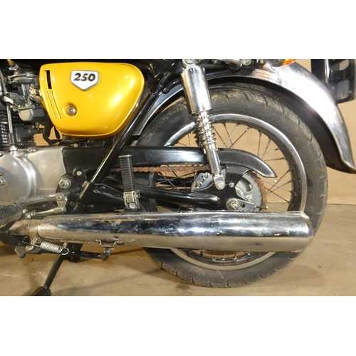 209 - Honda 250 twin Motorcycle in Gold, Reg HMT 46K, 08/09/1971, Vin 4010789, MoT exempt, Mileage 11, 363... 