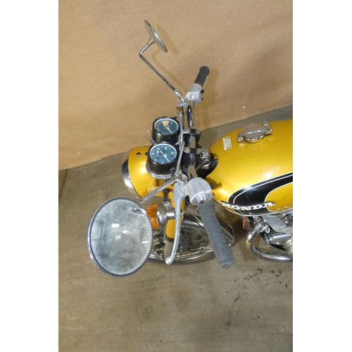 209 - Honda 250 twin Motorcycle in Gold, Reg HMT 46K, 08/09/1971, Vin 4010789, MoT exempt, Mileage 11, 363... 