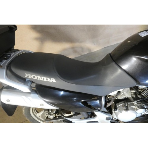 215 - Honda Varadero XL 125 V-9 motorcycle , black, Reg LO10 XLX, 31/07/2010, MoT to 17/08/2024, Mileage 3... 