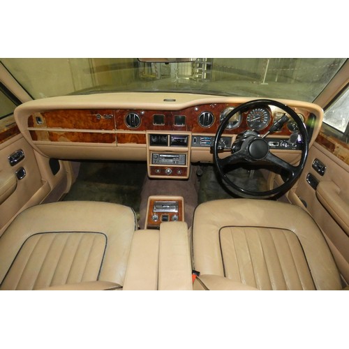 154 - Rolls Royce Silver Spirit Mk 1, “B” 4 dr saloon, Bronze (Nutmeg Brown).   Registration Number B800 B... 