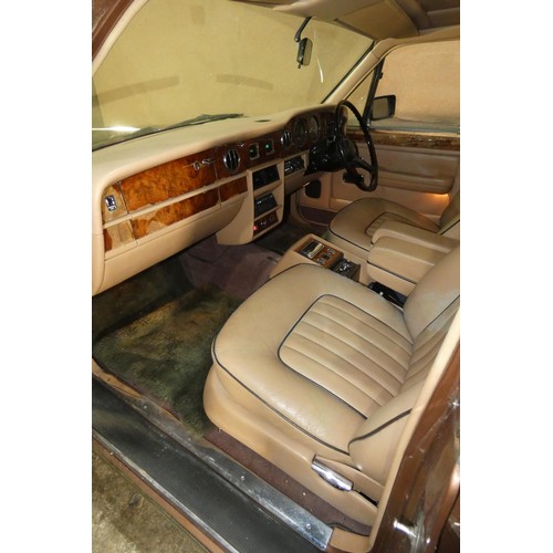 154 - Rolls Royce Silver Spirit Mk 1, “B” 4 dr saloon, Bronze (Nutmeg Brown).   Registration Number B800 B... 