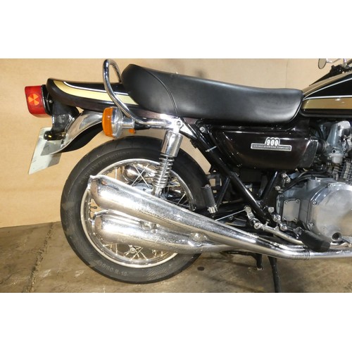 208 - Kawasaki Z900 A4  Motorcycle, Reg OKH 454P, 1st reg 16/07/1976 . Starts and runs. Colour Brown, MoT ... 