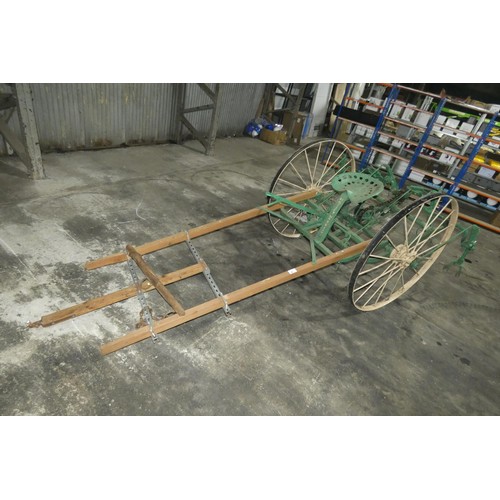 86 - A vintage horse drawn hay kicker believed to be made by Massey Harris