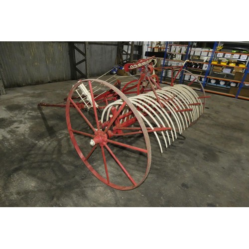 85 - A vintage horse drawn hay rake by Davey Sleep & Co Ltd