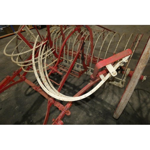 85 - A vintage horse drawn hay rake by Davey Sleep & Co Ltd