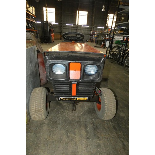 141 - 1 x Westwood 11 HP, 5 speed ride on lawn tractor, with no cutting deck. Starts, runs and drives