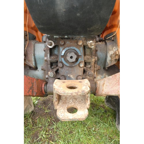 142 - A Kubota B7001, starts runs and drives, comes with Hymari power loader and a 3.5ft bucket, hours not... 