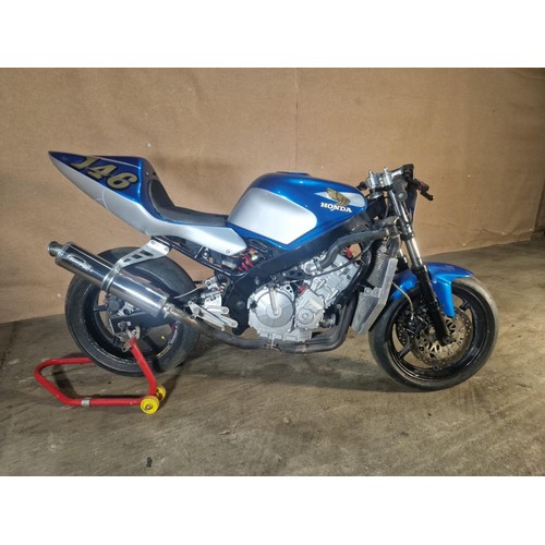 219 - Honda CBR 600 F3, 1998, starts, runs and drives, Ktech front springs, polished and ported head, over... 