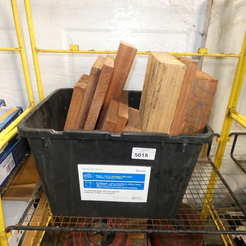 5018 - A quantity of various hardwood offcuts (mainly tropical hardwoods) . Contents 1 shelf