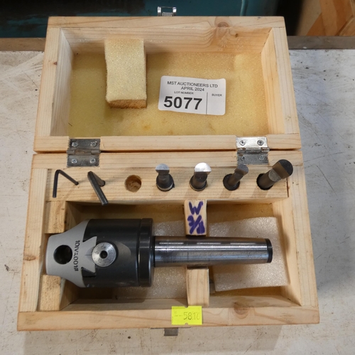 5077 - 1 x boring head supplied in a wooden case