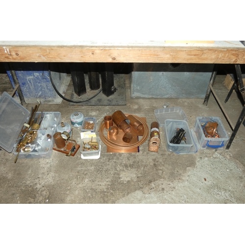 5098 - A quantity of various model steam engineering related items, brass, copper etc . Not practical to li... 