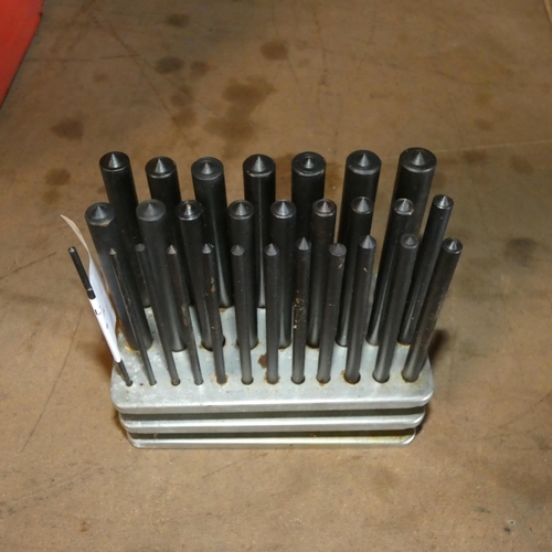 5138 - A 28 piece transfer punch set