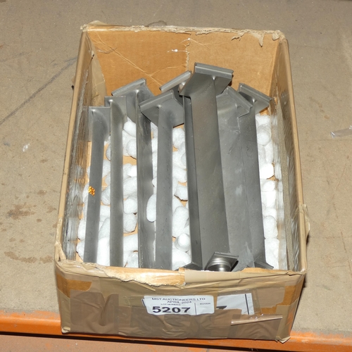 5207 - A quantity of ex-RAF used turbine blades