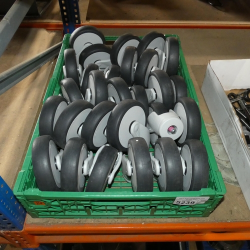 5239 - 1 box containing 28 x Steinco castor wheels