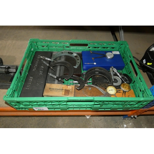 5252 - A box containing a quantity of various precision inspection equipment