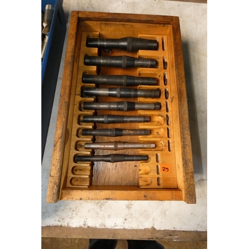 5067 - 1 box containing 9 x expanding reamer pilots