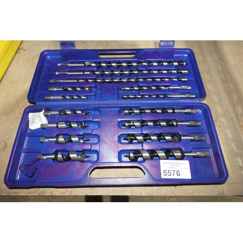 5576 - A 15 piece auger set by Power Master