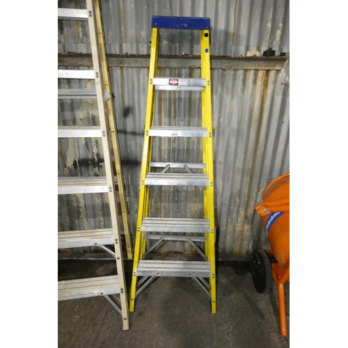 5628 - 1 x yellow fibreglass / aluminium folding step ladder (5 step)