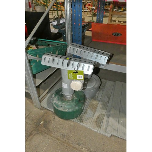 5515 - 2 x paraffin green house heaters