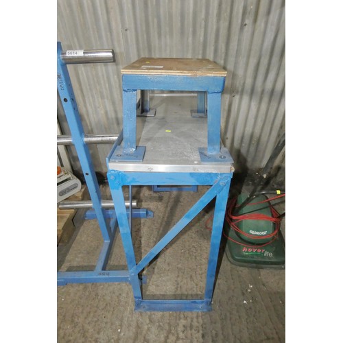 5615 - 1 x blue metal work bench approx 93 x 39 x 84cm high and 1 x blue metal / wood single step