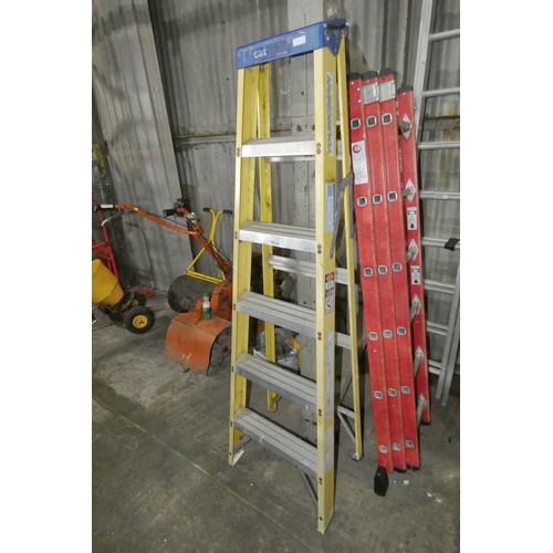 5624 - 1 x Youngman yellow fibreglass / aluminium folding step ladder (5 step)