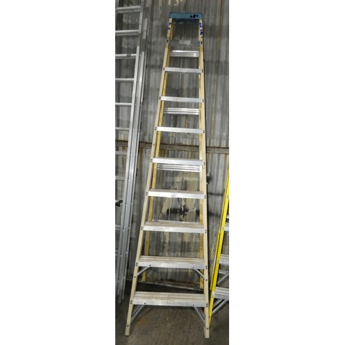 5627 - 1 x tall yellow fibreglass / aluminium folding step ladder (9 step)