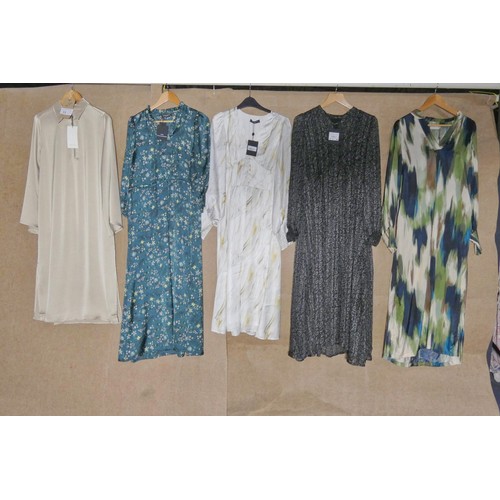 71 - 5 x various ladies dresses, sizes comprise of EU 36, RRP £450+, Not practical to list in detail so p... 