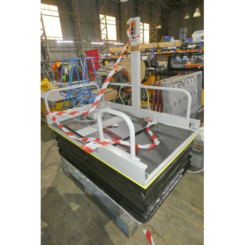 5990 - A Lehner Lift Technik wheel chair lift platform model Liftboy type 2, 240v, capacity 300kg, YOM 2017... 