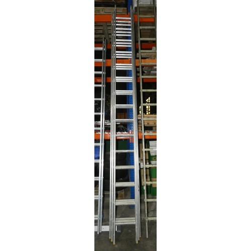 5994 - An aluminium triple extending ladder (3 x 15 rung)