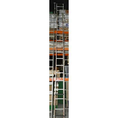 5997 - 1 x aluminium roof ladder (16 rung)