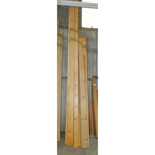 6018 - A quantity of various lengths of soft wood. Please note that some of the lengths are very long and s... 