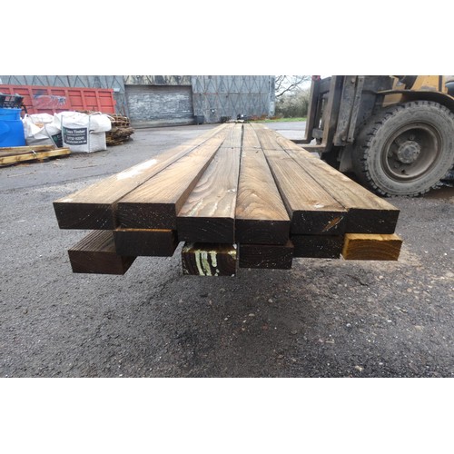 6130 - A quantity of timber measuring approx 10 x 4.5 x 480cm - top stack