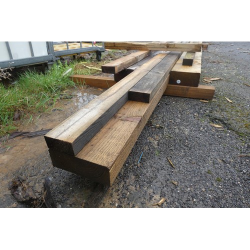 6131 - A quantity of timber to include 20 x 10cm, 9.5 x 4cm etc, lengths vary up to approx 480cm - bottom s... 