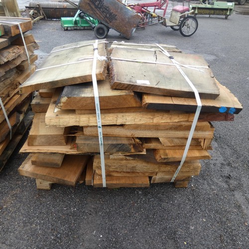 6137 - 1 x pallet containing a quantity of various hardwood slabs, mainly oak - Contents of 1 pallet