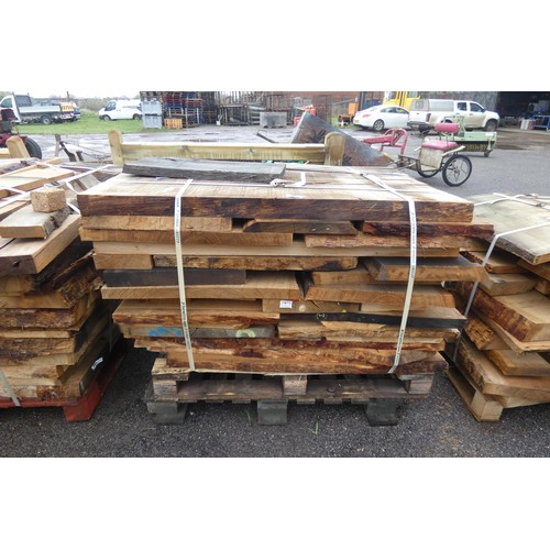 6138 - 1 x pallet containing a quantity of various hardwood slabs, mainly oak - Contents of 1 pallet