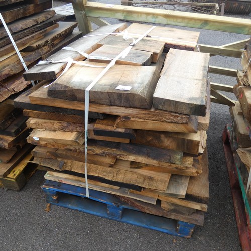 6140 - 1 x pallet containing a quantity of various hardwood slabs, mainly oak - Contents of 1 pallet