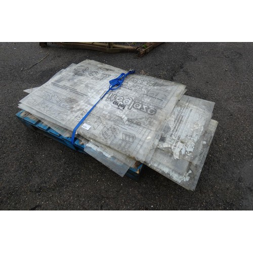 6151 - 1 x pallet containing a quantity of various perspex sheets