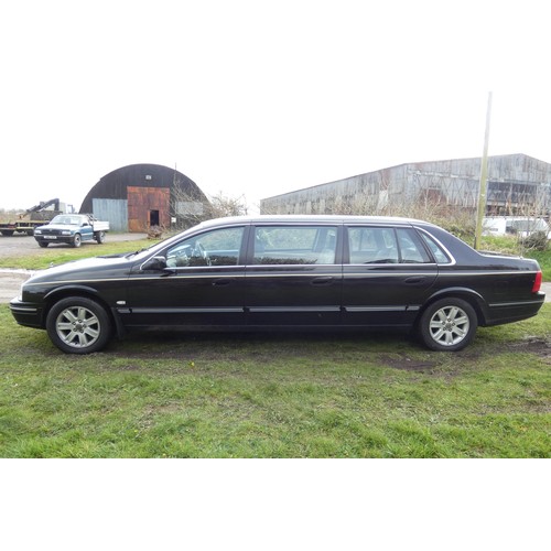 9008 - Ford Limousine, starts, runs and drives,
Registration number: L40 JTW, 
V5: Present, 
Odometer readi... 