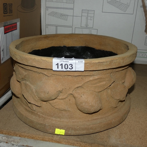 1103 - 1 x Zachariah fibreglass planter RRP £91