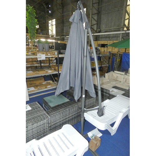 1139 - 1 x Braiya 256cm hand cranked cantilever parasol RRP £64. Please note that no base weights are inclu... 