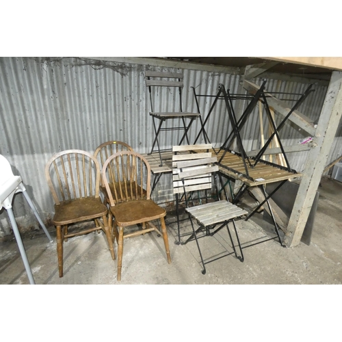 2213 - 5 outdoor metal framed wooden topped cafe type tables, 3 matching chairs & 3 other wooden chairs