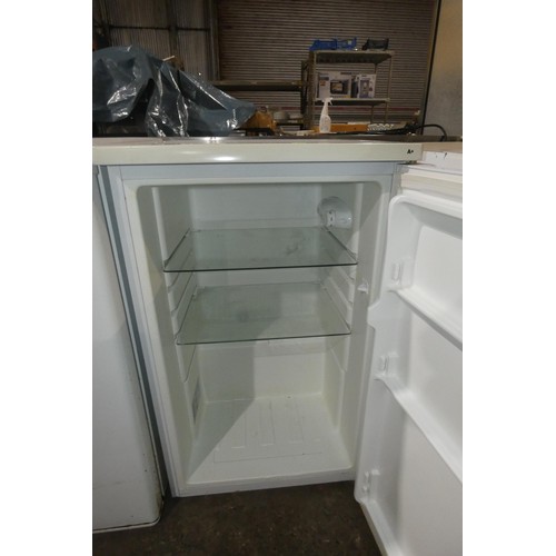 2158 - 2 x under counter fridges & one under counter freezer - trade. Tested Working