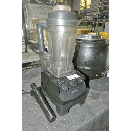 2082 - A commercial blender by Hamgeek type NY-8608MCA with spare blender container.  Tested Working

Teste... 