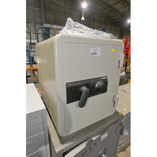 2255 - 1 x Sentry 1380 fire resisting combination safe - combination details are in auction office