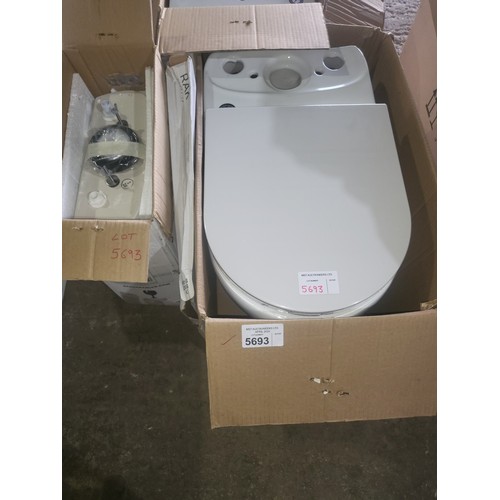 5693 - 1 x RAK Ceramics white floor standing toilet pan supplied with a cistern and a toilet seat